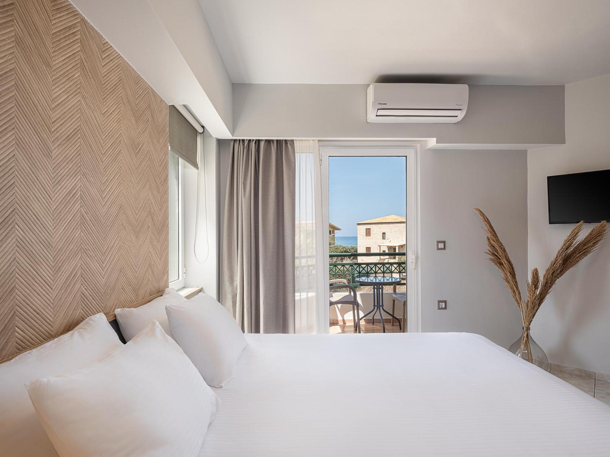 Alexia Beach Hotel Agia Marina  Luaran gambar