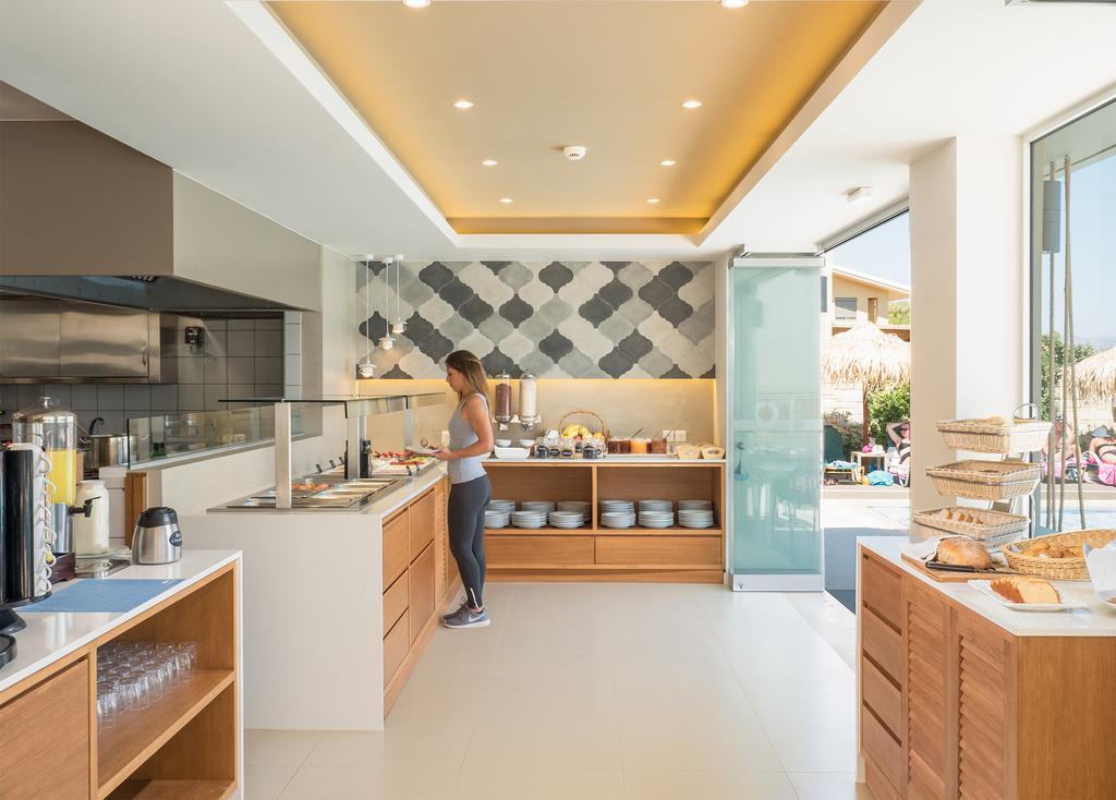Alexia Beach Hotel Agia Marina  Luaran gambar